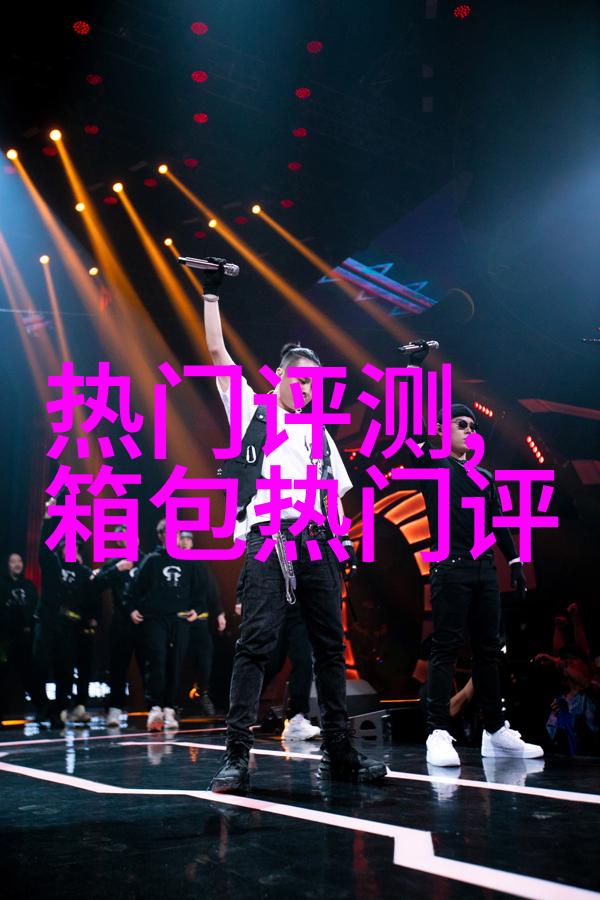 黑色皮短裙配什么上衣好看秋冬季的